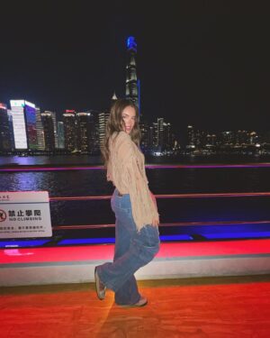 Constanza Piccoli Instagram - Shanghai me sorprendiste 🤓🌸