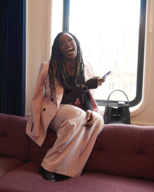 Corinna Brown Instagram - thank you so much @googleuk for having my me at the @brits 2024!!
absolutely danced the night a way and got the best vids #shotonagooglepixel #ad 🪩💃🏾

💄: @joyadenuga 
📸: @owenjamesvincent 
🤳🏾: @googlepixel