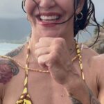 Cristiane Justino Instagram - CROSS THE SEA LIKE A BIRD. / ‘AU I KE KAI ME HE MANU ALA.” ❤️ #hawaii Atravesse o mar como um pássaro. / ‘AU I KE KAI ME HE MANU ALA.”