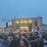 Cristina D'Avena Instagram - Eccoci a Civitanova Marche… 😍 Quanto amore! 🫶 Prossimo appuntamento sabato a @gardacon_ … Vi aspetto! 🌞