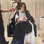 Cristina D'Avena Instagram - Che fate di bello? Io dal parrucchiere e vi penso... 🫶 Ci vediamo domani a @radior101 🌈☀️