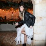 Cristinini Instagram – Look de 👗 @aniyeby rockero molón 🤘🎸
Además el Castillo de Bellver (Palma de Mallorca) con el rollo gótico era una PASADA.