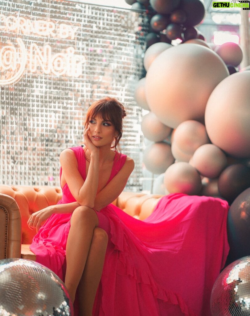 Cristinini Instagram - Más fotitos de los Premios Ídolo 2023 ✨ 👗 @pinkoofficial 💄 @diorbeauty @naogayoso 📸 @crowinng #cristinini #gala #premios #host #vestido #moda