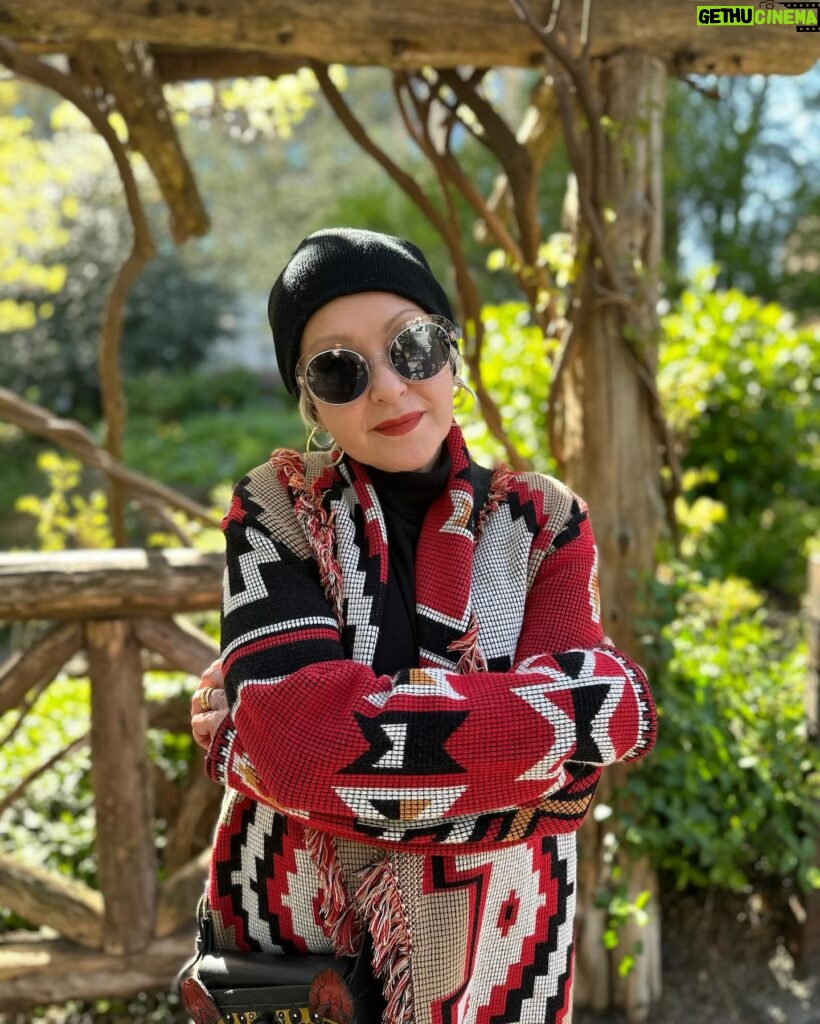 Cyndi Lauper Instagram - It was a picture perfect day in NYC today. Was great to get out into #CentralPark and enjoy Mother Nature! #EarthDay 🌳☀️🌬️🌊