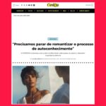 Cynthia Aparecida Instagram - (👉🏼Passa pro lado👉🏼) PRECISAMOS u-r-g-e-n-t-e PARAR DE ROMANTIZAR O AUTOCONHECIMENTO!!!! Link matéria completa nos stories. ——————————————————————- 🎨 PROCESSO CRIATIVO: Toda a imagem e conceito construído para este ensaio veio diretamente do significado da palavra CYNTHIA. ▶️ Cinto é o nome de um monte na ilha de Delos, na Grécia, onde, segundo a lenda, os gêmeos Apolo (O Deus do Sol) e Ártemis (A Deusa da Lua) teriam nascido, crescido e formado seus clãs. Sabia que no clã da Deusa Ártemis, toda guerreira era chamada por ✨KYNTHIA?✨, que também significava “Aquela que nasceu ou veio de Cintos” Portanto….decidimos que o ARQUÉTIPO DESTE ENSAIO seria nada mais, nada menos, que: 🏹💡Cynthia, que tem o mesmo significado que DEUSA ÁRTEMIS 💡🏹. 📸 Que @lucaspinhel é o gênio da fotografia todo mundo sabe, mas nesse processo criativo que vivemos juntos, ele mostrou muito mais que genialidade. Ele mostrou sensibilidade e vulnerabilidade. É uma verdadeira arte clicar a essência de um ser recém-nascido. 🚧👷🏻‍♀️Construção da Deusa com a arte de @laylafoz e @pupindeleu / acessórios @callmelayla 💚 ♥️ OBRIGADA @capricho por abrir espaço para conversas vulneráveis, necessárias e honestas, em uma matéria jovem, que poderia conter qualquer outro assunto mais atrativo do que mergulhar no processo de despertar a consciência com autorresponsabilidade. Alguém mais por aí passando por um processo foooorte de autoconhecimento ? Qual frase do carrossel mais te marcou?