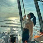 Cynthia Khalifeh Instagram - A lunch in the sky !😬🤗🫥 🍣🌮
