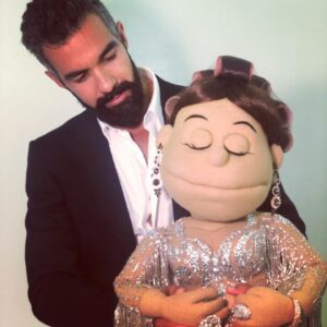 أبلة فاهيتا Instagram - الارملة الشاطرة تسافر وماترجعش غير وفي إيدها سوڤونير.. #المز_السعودي @hassanghoneim