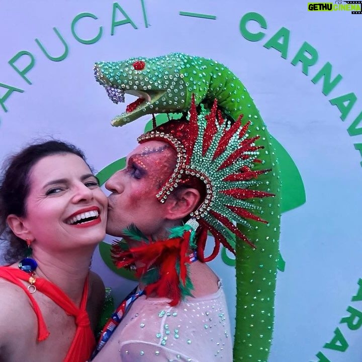 Débora Bloch Instagram - Encontros do carnaval. Obrigada @carnavaldaarara 🎉 #carnaval2024 #carnario