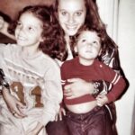 Débora Falabella Instagram - Desde sempre apaixonada pelas minhas irmãs ❤️ @cynthiafalabella @junia_falabella