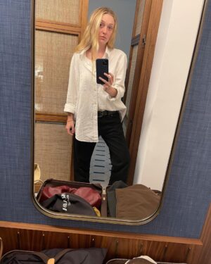 Dakota Fanning Instagram - 🍋