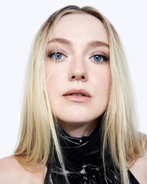 Dakota Fanning Instagram - 🖤 @heroine_mag 🖤 @daniellelevitt @christianstroble @justjenda @erinayanianmonroe 💋 thank you @katehudson
