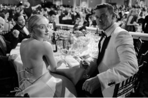 Dakota Fanning Instagram - My obsession with this photo will never end. @gregwilliamsphotography @thereallukeevans @thedanielbruhl #TheAlienist #goldenglobes