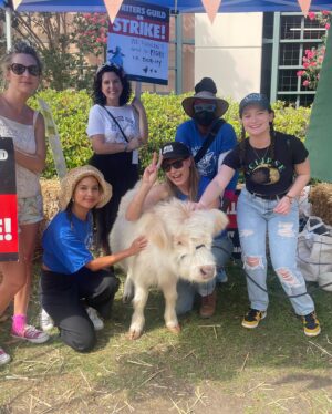 Dalila Bela Instagram - Was on the picket line today with these amazing women, @naledijackson, @helenjohns00, @demandatension, @borelcorp, and @shernfern!!!

#wgastrong #wgastrike #sagaftrastrong #sagaftrastrike