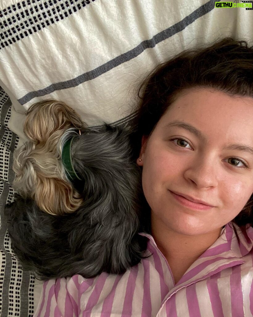 Dalila Bela Instagram - Chilling with my baby (@ollie.elguapo) “I think dogs are the most amazing creatures; they give unconditional love. For me, they are the role model for being alive.” - Gilda Radner