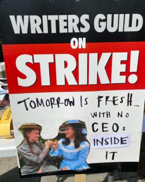 Dalila Bela Instagram - Was on the picket line today with these amazing women, @naledijackson, @helenjohns00, @demandatension, @borelcorp, and @shernfern!!!

#wgastrong #wgastrike #sagaftrastrong #sagaftrastrike