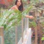 Dalljiet Kaur Instagram - 🌸 . . . . . . Captured by @amitkhannaphotography Styled by @stylingbyvictor @sohail__mughal___ Styling team @styleby_antara @sanzimehta777 Outfit: @pankh_studio Jewellery @ethnicandaz @rimayu07 Makeup- @makeupbyanshu Hair- @nimmi_padwal_08