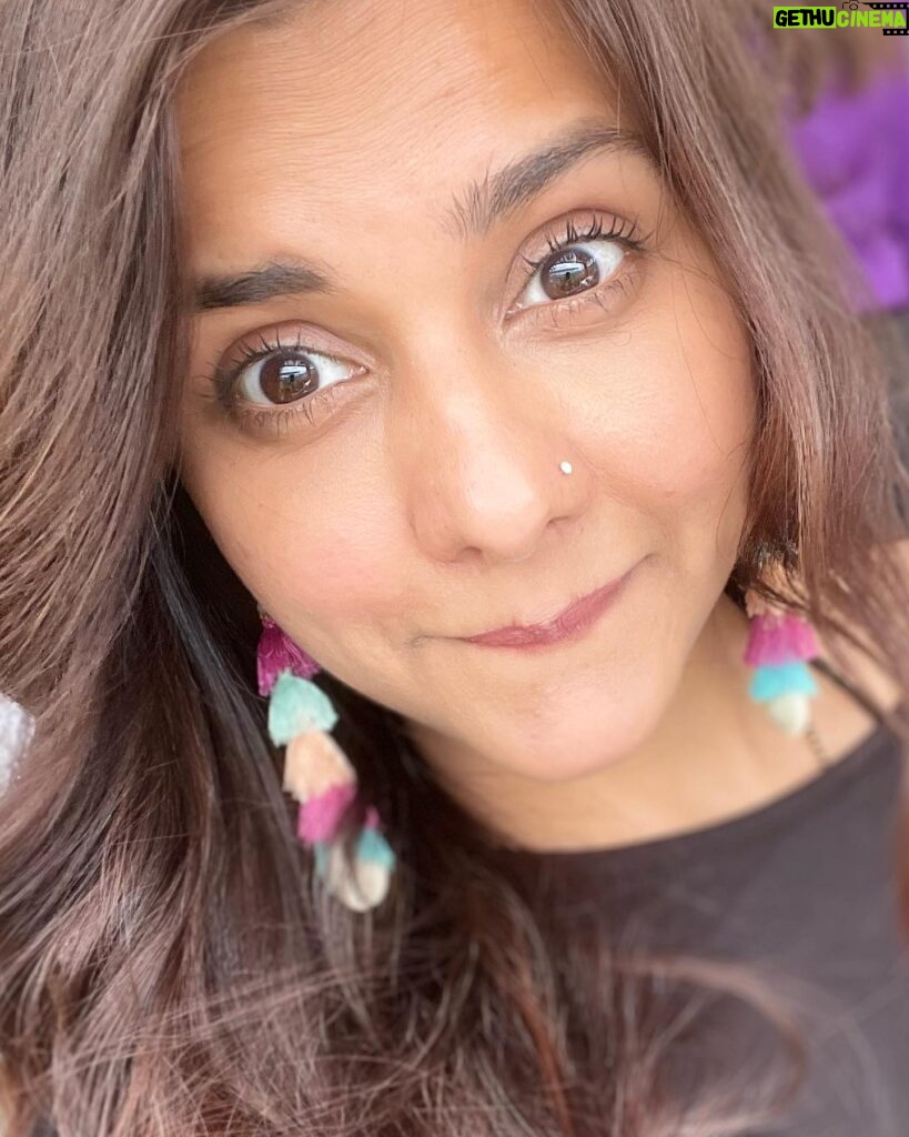 Dalljiet Kaur Instagram - Yup I m 41 today. Feeling emotional, happy, proud, old, young, all at the same time. This journey of half my life has been great. So many memories. So many lessons. So many learnings. I feel I have reached half way in my life and have so much to say about the experiences. Life has been great. With all the ups and downs, life taught me one thing, there is nothing like family. Thank you dad mum for being my strength. Thank u dadus for putting up for me for sooooo long hehe.