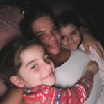 Damla Ersubaşı Instagram - Allahııımmmmm ne güzel yaratmışsın🤲🤲ne güzel doğurmuşum yaaa😍😍 ne güzel bi duygu nasip etmişsin bana🤲 bu dünyada şükrettiğim tek ve en büyük mutluluğum🤲❤️ 2.şarkımızıda ekliyiimmm🥰❤️🤲