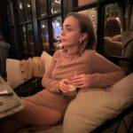 Damla Sönmez Instagram - How fast the mood changes 🫰🏻