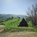 Dana Rogoz Instagram - O sa va para greu de crezut, dar nu am avut in plan niciun traseu anume cand ne-am pornit la drum, in aceasta vacanta cu autorulota prin tara. Dar ce locuri minunate ne-au ieșit in cale!