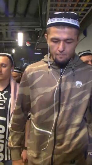 Dana White Instagram - Ruziboev has arrived to the arena! #UFCStLouis