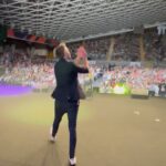 Dani Martínez Instagram - 1.- Echemos un vistazo a 2023. 2.- Oficié la despedida del amigo Busi. 3.- Despedí mi gira “Ya lo digo yo” 4.- Fui a Japón 5.- Gocé en Martínez y Hermanos 6.- Doblé el lomo en Martínez y Hermanos. 7.- Fui de vacaciones. 8.- Subí una foto en blanco y negro. 9.- Reí con jugadores del Barça 10.- Notting Hill