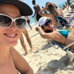 Dani Moreno Instagram - Atenção, menina @barbarapereira3 !! Minha amiga / irmã amada! Menina braba; determinada; intensa; talentosa; linda; dedicada; apaixonada; apaixonante; que tem colo de mãe não só pra Khali mas pra todo mundo que precisa (depois do tapa na cara, pq ela não passa a mão na cabeça se vc tiver feito burrada, mas o colo… ele sempre vem). Que seu novo ano seja absolutamente tudo o que vc espera pq vc merece! Eu te amo, Ba! Feliz aniversário!!