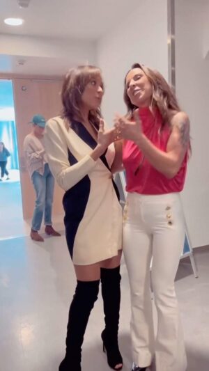 Dania Ramírez Instagram - Con la única @katedelcastillo no se pierdan @cleaningladyfox a las 8pm y #AlertMissingPersonsUnit a las 9pm en #FOX y al otro día en #Hulu #TuPrimeroYYoDespues