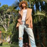 Dania Ramírez Instagram - “Give yourself permission to show up true.”#TheInnerGameBook Quote by @soheejun_phd #namaste 🙏🏽🌟Vest by @anntaylor