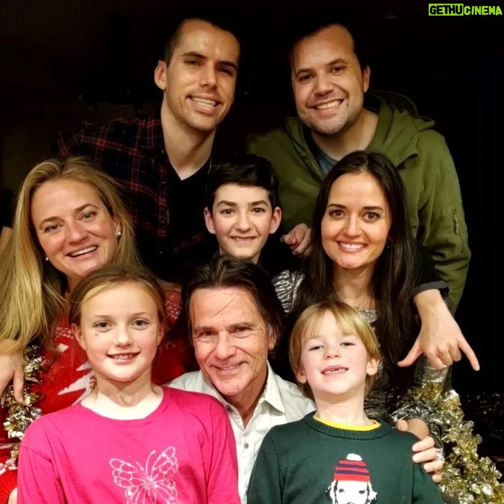 Danica McKellar Instagram - Happy New Year!! 🎉🌟 Feeling blessed to have spent it with family... in addition to my husband & son, my sister Crystal (yes she played Becky Slater on The Wonder Years 😁), both my brothers, my parents and also my niece & nephew. 🥰 . . Took some group shots... somehow my dad kept sinking into the chair and looking awkward, so we had some fun with that one. 😅 . . Sending love to you all for the new year ahead!! 🌟🎉 #2024