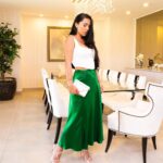 Daniela Aránguiz Instagram - Empezando la semana con todo, les deseo amor 💚💚