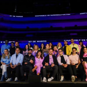 Daniela Luján Instagram - No les puedo explicar lo orgullosa que está de mí mi Dany bebé jajaja @2000sxsiempre 
.
Gracias por mi ofni @cynthiafuertesm eres la mejor