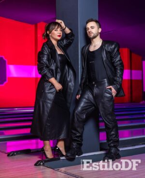 Daniela Luján Instagram - Hoy es lunes de #EstiloDF en portada tenemos a @lalujans y @martinricca1 

Luego de 25 años volvieron al escenario para cantar sus éxitos infantiles, donde la conexión con el público fue total. Tras el éxito del show emprenderán la gira 2000´s x Siempre. 

📍 @bowleromx