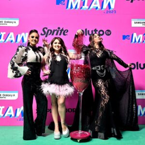 Daniela Luján Instagram - AMÉ mi vestido de @ceciliomodaoficial para los #mtvmiaw2023 la pasamos muy bien, verdad @marianabotasl y @segura_jessica ? 🥰