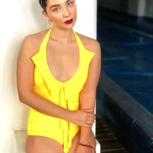 Daniela Luján Instagram - De esas veces que te encuentras una foto de hace tiempo y dices "ah nooo maaaa, si sí estaba bieeen 😪 ¿por qué no me saqué más provecho? ¿Por qué no me veía con los ojos con los que me veo ahora?" 🤦‍♀️🤦‍♀️🤦‍♀️🤦‍♀️