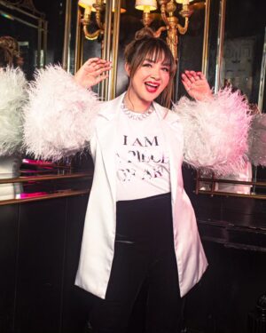 Daniela Luján Instagram - Es de esas épocas en las que me veo, así de producida ooo en cara lavada y digo "pff, me amo" 🥰 oooojala ya me dure para siempre esta sensación jaja

Estas son las fotitos que hicimos para @panoramadelheraldo gracias a todo el equipo, son lo máximo 🫰
.
.
@panoramadelheraldo
@ailedd_om
Foto @diegofierce
Maquillaje y peinado @leonelmakeup para @revlon y @hottoolslatam
Locación @fonicocdmx