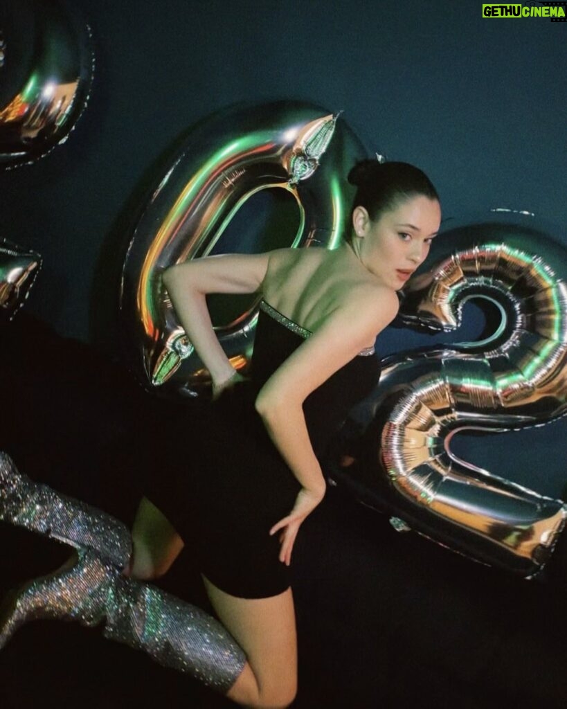 Daniela Melchior Instagram - Nye this & that Happy new year 💋