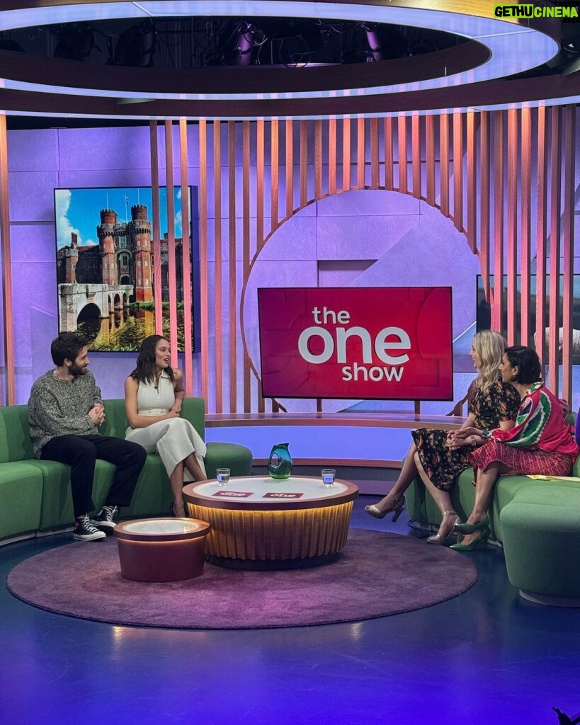 Daniela Melchior Instagram - Who watched me and @jakegyllenhaal chatting all things @roadhousemovie on @bbctheoneshow ? 💥👊🏼 Hope you liked it! Wearing @hermes and @aquazzura Styled by @nelly_goncalves Makeup and hair by @sarafonseca_makeup @sergiomotasoares #RoadHouseMovie #bbctheoneshow