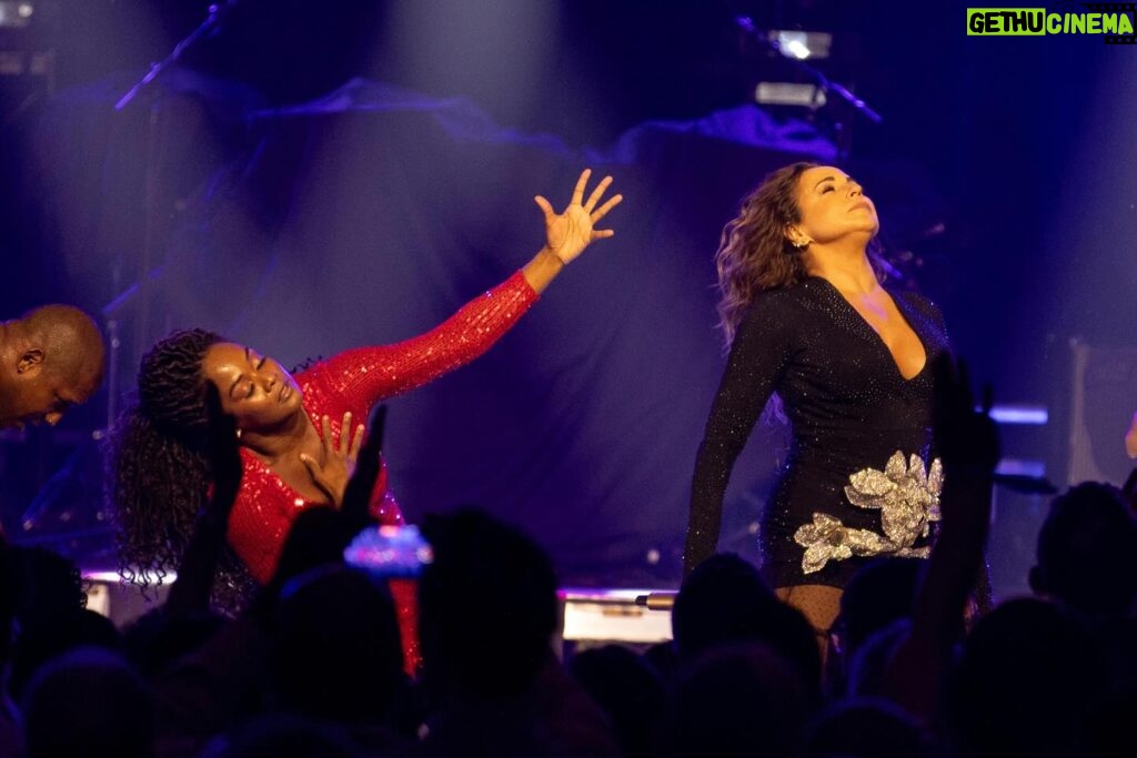 Daniela Mercury Instagram - Obrigada, Miami! Obrigada, @montreuxjazzfestivalmiami ❤️ Uma noite linda, capturada pelas lentes de @celiasantosfotos 📸 #DanielaMercury #festivaldejazzdemontreal #Miami #Rainha #jazzfestival