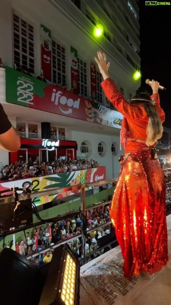 Daniela Mercury Instagram - Pretinha, te amo, te amo!! O Canto dessa Cidade é TODO seu! Foi uma delícia te receber no Croco 🐊💚 #DanielaMercury #BlocoCrocodilo #CarnavaldaRainha #PretaGil