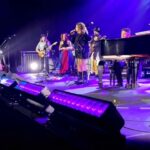 Daniela Mercury Instagram - Um show só tava pouco pro @montreuxjazzfestivalmiami ❤️🎺 Depois do me apresentar, tietei o talentosíssimo @jonbatiste e depois ainda cantei no Jam do Festival… Detalhe: no Improviso!! 😱 Foi delicioso cantar com essa turma incrível!! 🤩 @victorbrasil2 @yacocesimoes @rudsondaniel @munirhossn #DanielaMercury #Miami #festivaldejazzdemontreal #Jazz #Rainha #Festival #DM