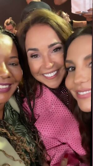 Daniela Mercury Instagram - A música brasileira merecia esse encontro. @zericardooficial e Roberto Medina fizeram história hoje ao reunir esse grupo poderoso. Amei encontrar tantos amigos e colegas que admiro. @rockinrio, I Will rock you, bebê. Me aguarde! #rockinrio #DanielaMercury