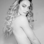 Daniela Nicolás Instagram - Que el amor sea infinito mientras dure ♥️ @isidorajose.mua me recordó esta foto que hicimos para @revistasarah ♥️