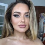 Daniela Nicolás Instagram - Trabajando ♥️ Este es el resultado de cuando @isidorajose.mua se pone a jugar 😍 y @yerarlsolis quiere hacer fotos 😏