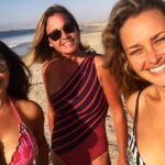 Daniela Nicolás Instagram - Hoy es un día muy especial porque mi hermana @fran_nicolas está de cumpleaños! ♥️ Toda una vida juntas! Hemos vivido quizás más momentos juntas que el común de las personas. Mi mejor amiga, la que sabe más de mí que probablemente yo misma, la que me dio la ahijada Julieta que es la más linda del universo y muy poquito para darme mi segundo sobrino Clemente, con la que peleamos pero no duramos nada porque no podemos vivir sin la otra, con la que hicimos nuestro emprendimiento @zibbabeauty y no puede ser mejor partner y la que me regaló un tremendo cuñado. Feliz cumpleaños hermana, espero que sigamos sumando muchos más recuerdos juntas por mucho tiempo más ♥️