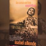 Daniela Romo Instagram - Qué gran libro‼️ Tanto tiempo después✨y seguirá en el tiempo ❤️ Horas lindas de domingo ✨ #DanielaRomo #RecomiendoLeer #IsabelAllende #LaCasaDeLosEspíritus #Leer #Lectora #LeamosJuntos #Book #México #Libro #Libros #bookstagram #bookstagrammer