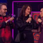Daniela Romo Instagram - Una GOZADA JUEGO DE VOCES‼️Agradezco ese momento compartido con todos👍🏻 Mis amigos del foro, la producción y mis amados compañeros que admiro y tanto quiero✨Y ahora la nueva generación que brilla inmensa💜GRACIAS de mi corazón‼️ @juegodevocesof #DanielaRomo #JuegoDeVoces