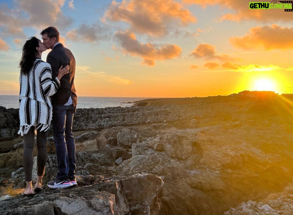 Daniela Ruah Instagram - Hey babe! We made it to 9 years of marriage! My partner in life and parenting and dreams and growth. My stud, my safety, my encourager, my goofball. I always said I didn’t need you, but wanted you. Now my heart really really needs you. Can we please stay like this forever? Thank you in advance. PS there is no one else I’d rather share a bowl of spinach with 😎 . Babe! Chegámos ao 9° aniversário! Meu parceiro de vida e paternidade e de sonhos e de crescimento. Meu maior gato, a minha segurança, o meu encorajador e o meu brincalhão. Sempre disse que casaria por vontade e não por necessidade. Pá, agora o meu coração precisa mesmo mesmo de ti. Podemos ficar assim para sempre? Obrigada em avanço. PS não preferia partilhar uma tigela de espinafres com mais ninguém 😎