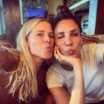 Daniela Ruah Instagram – Yesterday my sister from another mister, my Idaho companion and mama bear divine celebrated a milestone birthday! Love you so much lady! Flood her with love!!! @swrightolsen ♥️🌺♥️🌺♥️🌺♥️♥️♥️♥️🌺🌺🌺♥️🌺♥️🌺♥️🌺
.
Ontem a minha mana, companheira de Idaho e mamã divina celebrou um aniversário especial! Inundem-na de amor!!! 🌺♥️🌺♥️🌺♥️🌺🌺♥️🌺♥️♥️🌺