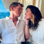 Daniela Ruah Instagram - Hey babe! We made it to 9 years of marriage! My partner in life and parenting and dreams and growth. My stud, my safety, my encourager, my goofball. I always said I didn’t need you, but wanted you. Now my heart really really needs you. Can we please stay like this forever? Thank you in advance. PS there is no one else I’d rather share a bowl of spinach with 😎 . Babe! Chegámos ao 9° aniversário! Meu parceiro de vida e paternidade e de sonhos e de crescimento. Meu maior gato, a minha segurança, o meu encorajador e o meu brincalhão. Sempre disse que casaria por vontade e não por necessidade. Pá, agora o meu coração precisa mesmo mesmo de ti. Podemos ficar assim para sempre? Obrigada em avanço. PS não preferia partilhar uma tigela de espinafres com mais ninguém 😎
